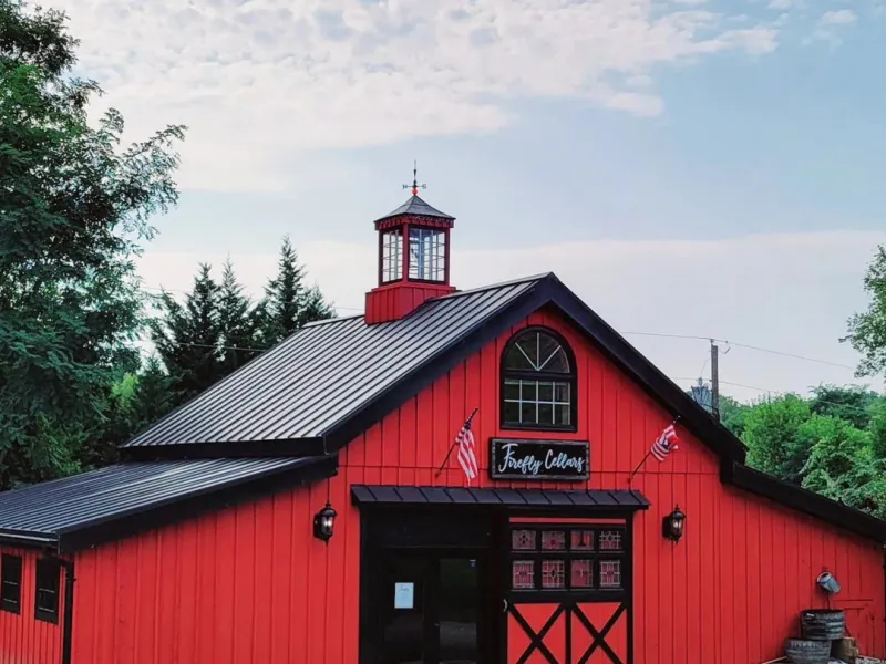 Red Firefly Cellars barn tasting room