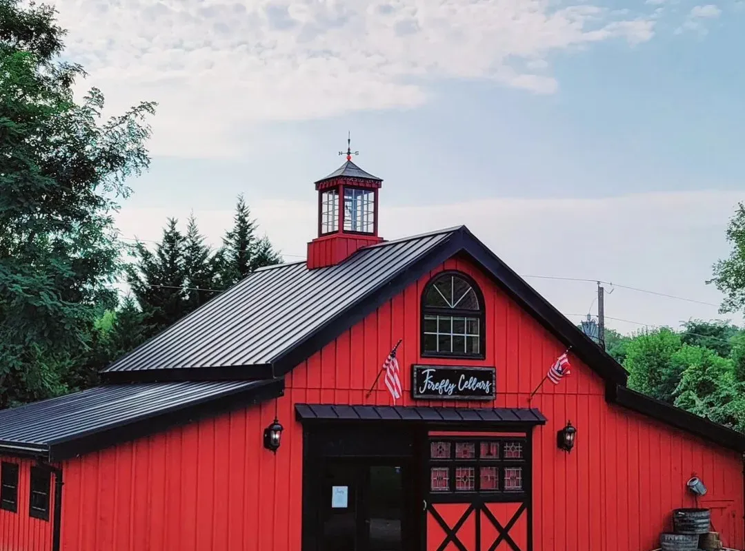 Red Firefly Cellars barn tasting room