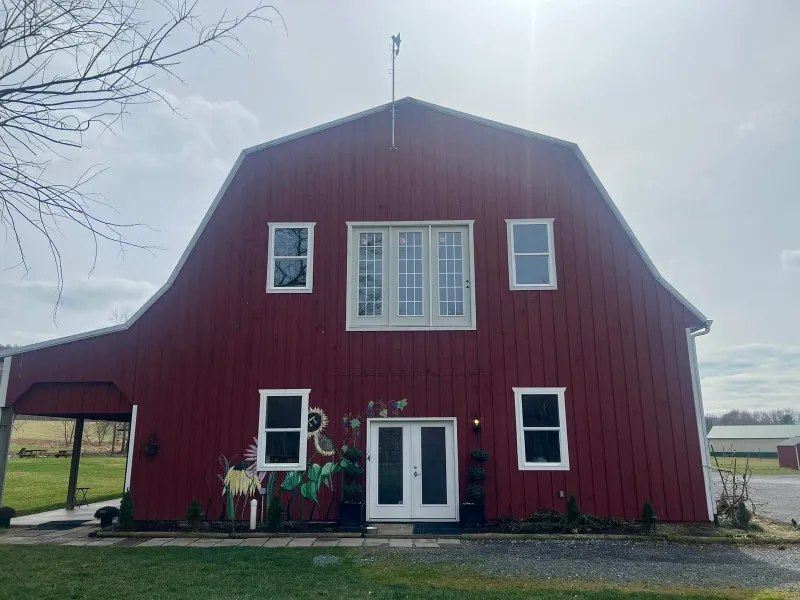 Two Twisted Posts Winery & Tavern red barn tasting room